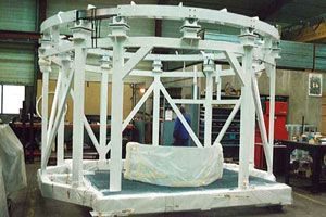 outillage-assemblage-rotatif-structures-cylindriques-lanceurs-spatial